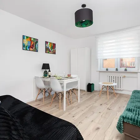 Warzywnicza Motlawa River By Renters Danzica